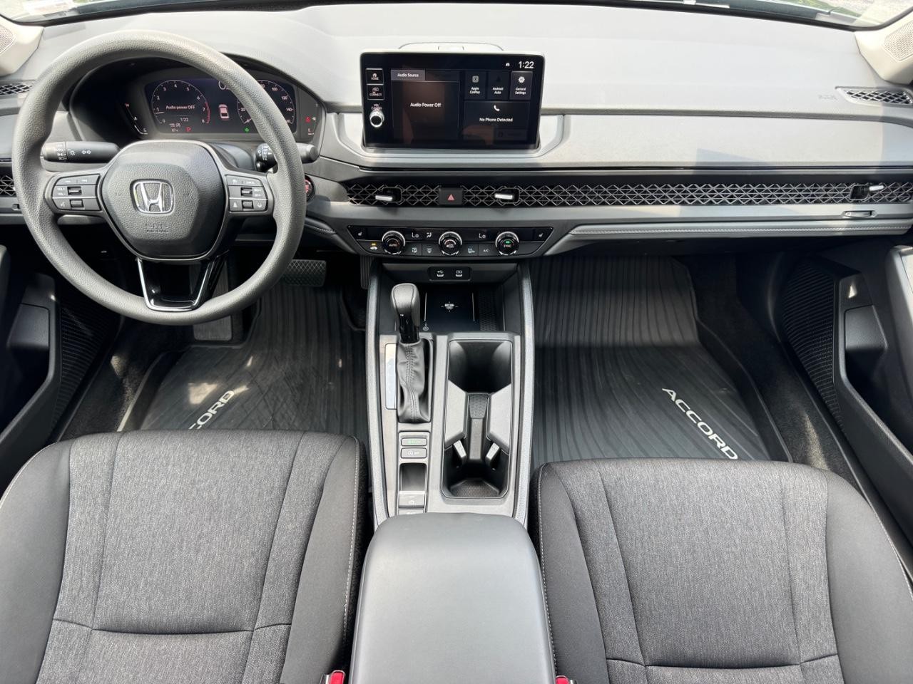 Honda Accord Sedan Vehicle Full-screen Gallery Image 12