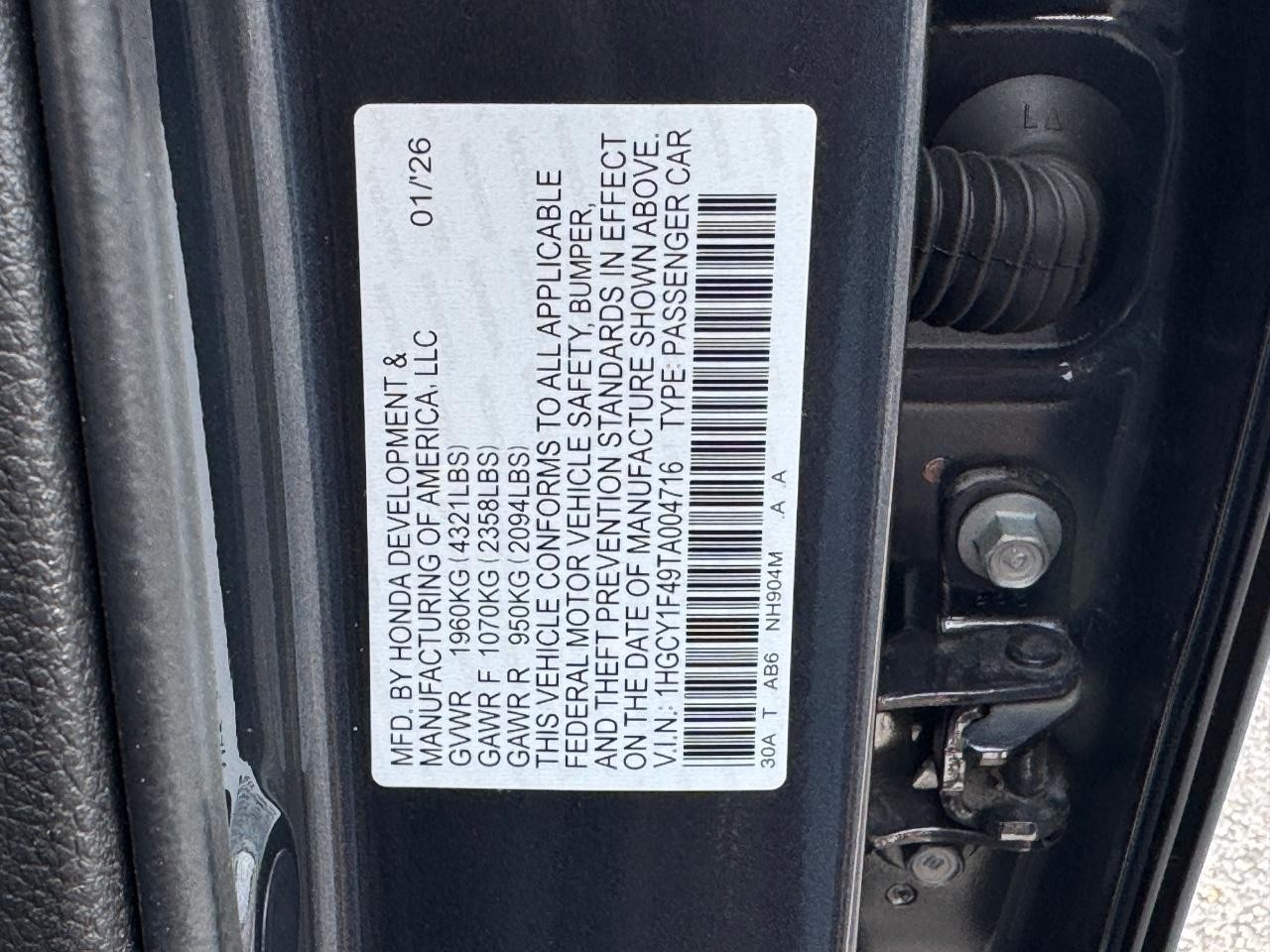 Honda Accord Sedan Vehicle Full-screen Gallery Image 27