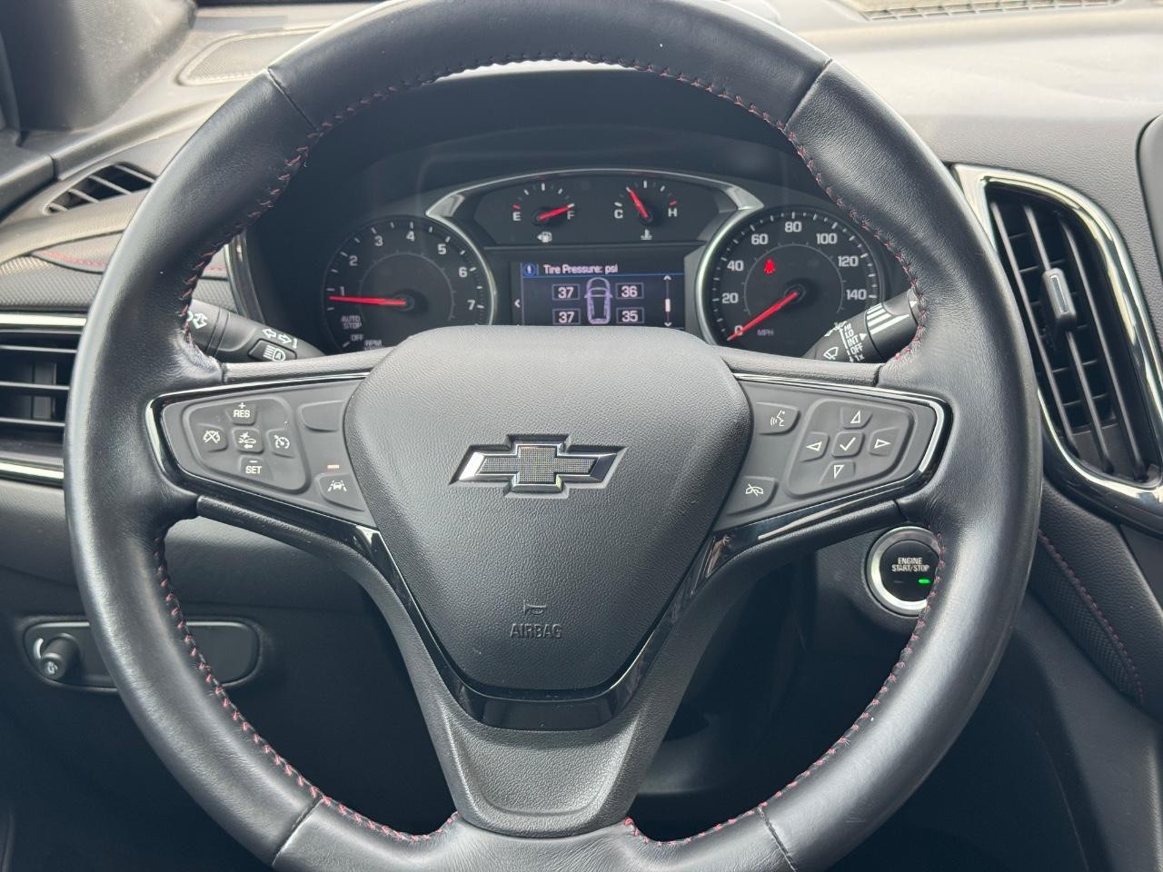 Chevrolet Equinox Vehicle Full-screen Gallery Image 13