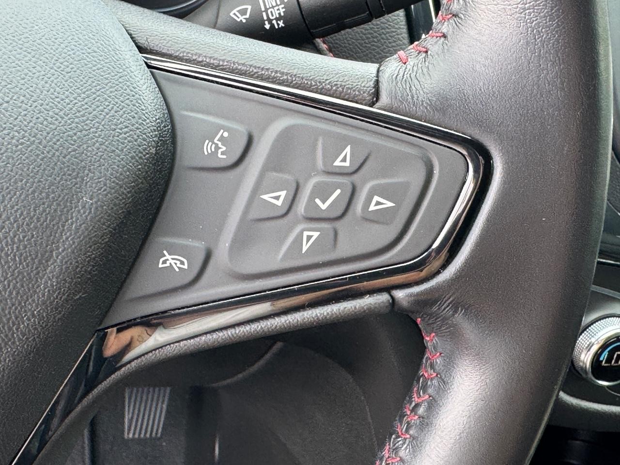 Chevrolet Equinox Vehicle Full-screen Gallery Image 23