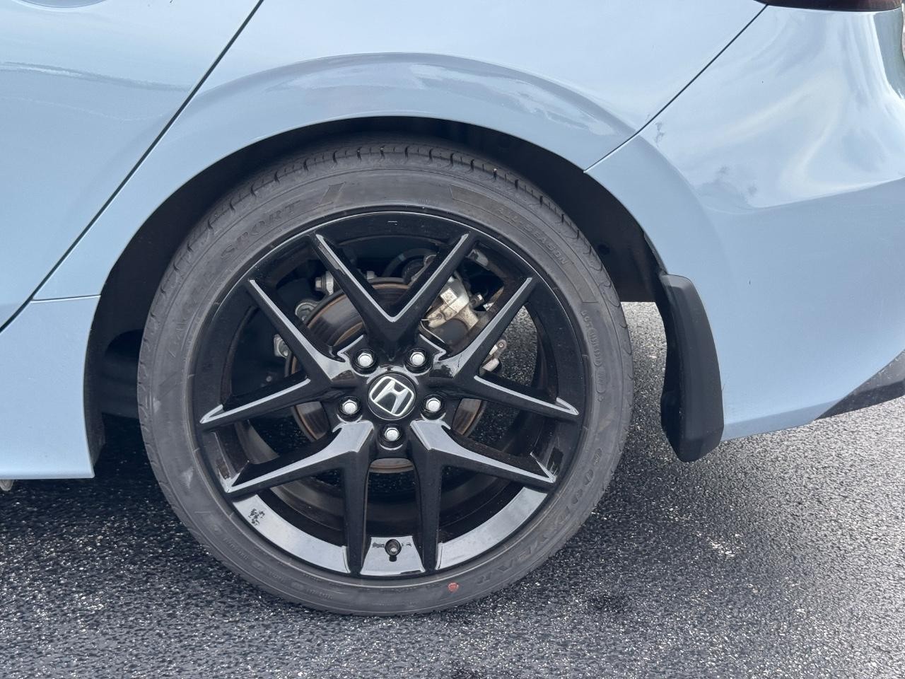 Honda Civic Hatchback Vehicle Full-screen Gallery Image 08