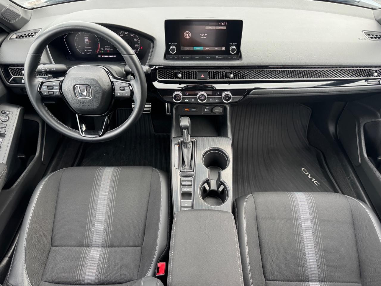 Honda Civic Hatchback Vehicle Full-screen Gallery Image 12
