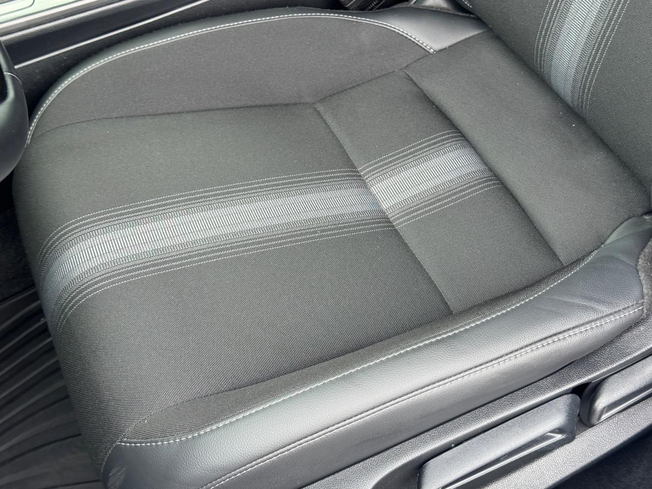 Honda Civic Hatchback Vehicle Full-screen Gallery Image 25