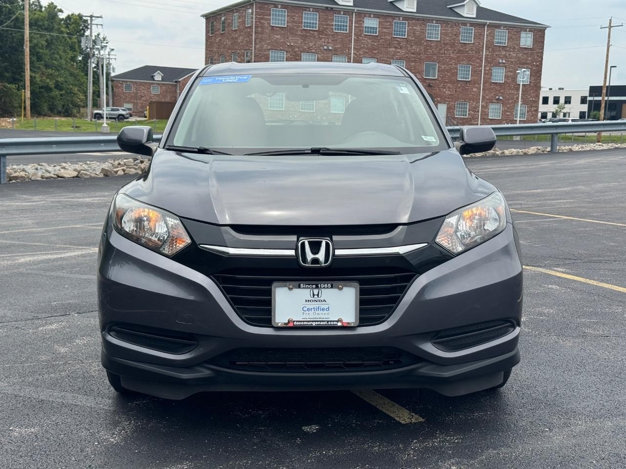 Honda HR-V Vehicle Full-screen Gallery Image 10