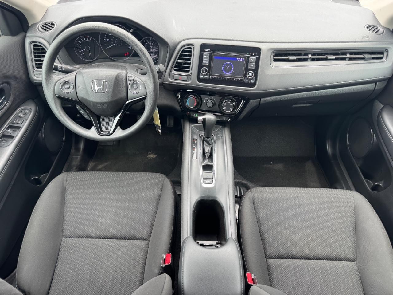 Honda HR-V Vehicle Full-screen Gallery Image 12