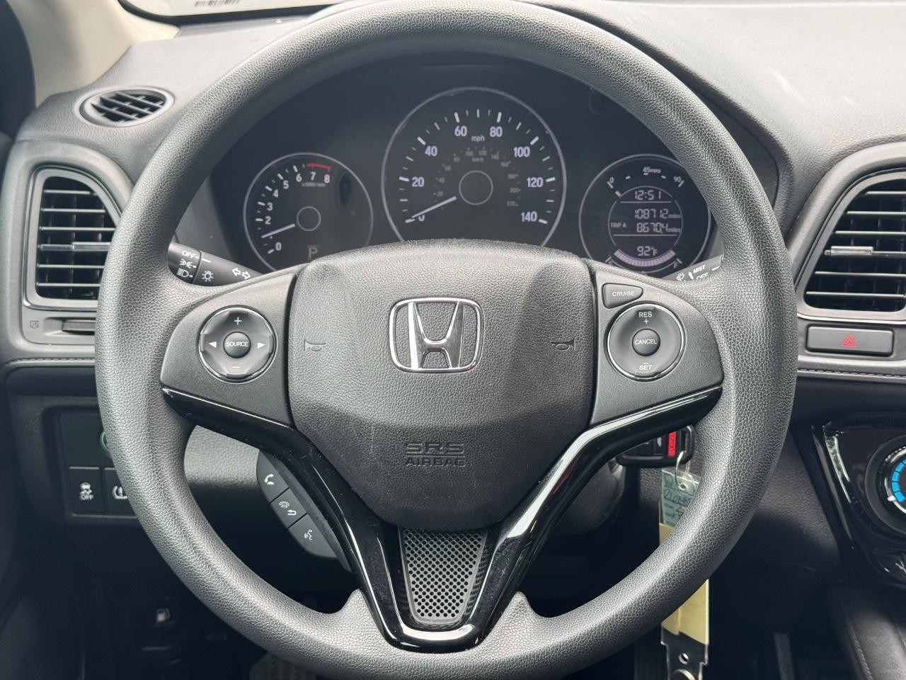 Honda HR-V Vehicle Full-screen Gallery Image 13