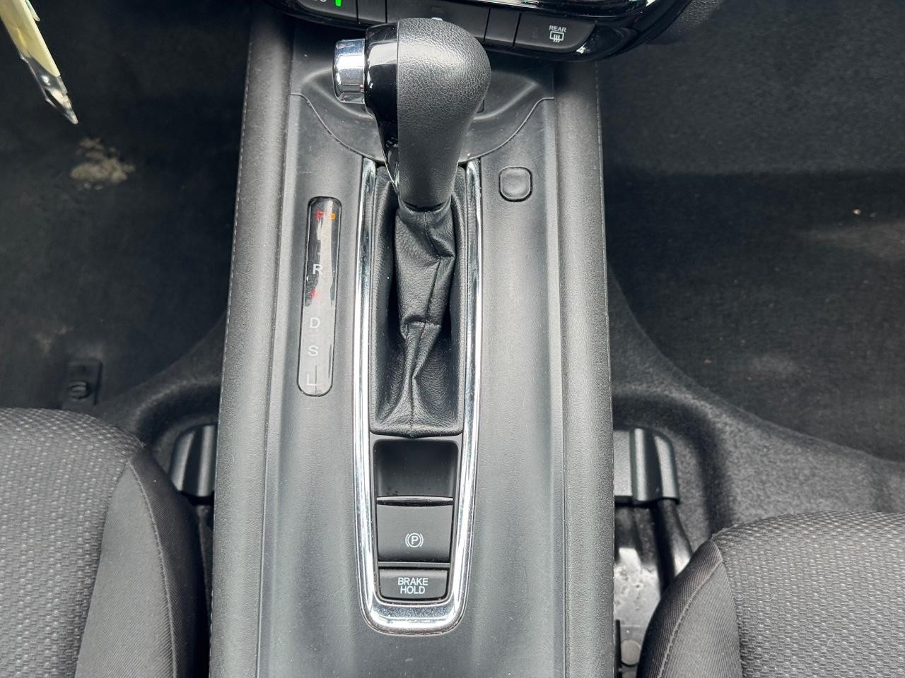Honda HR-V Vehicle Full-screen Gallery Image 16