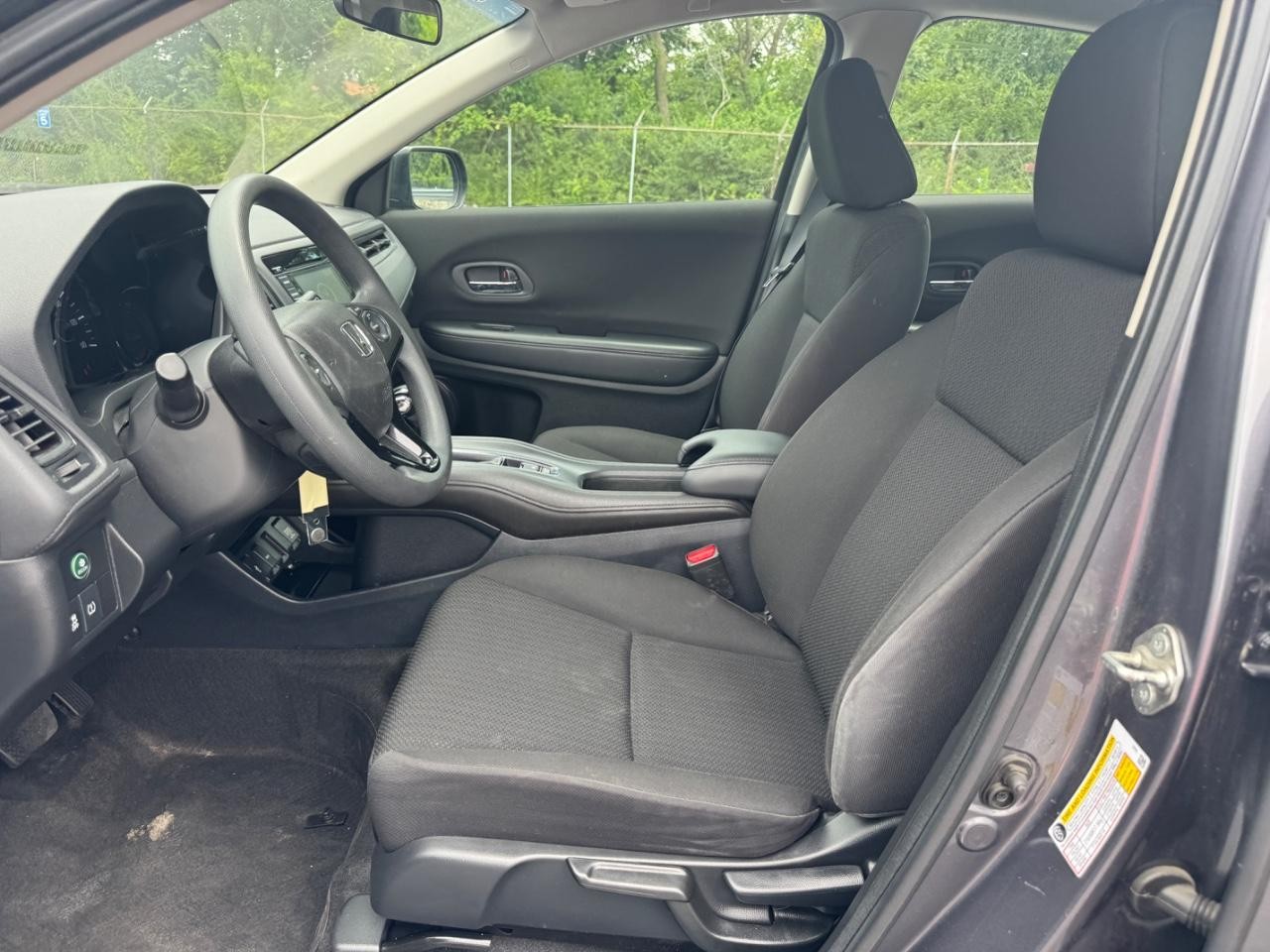 Honda HR-V Vehicle Full-screen Gallery Image 18