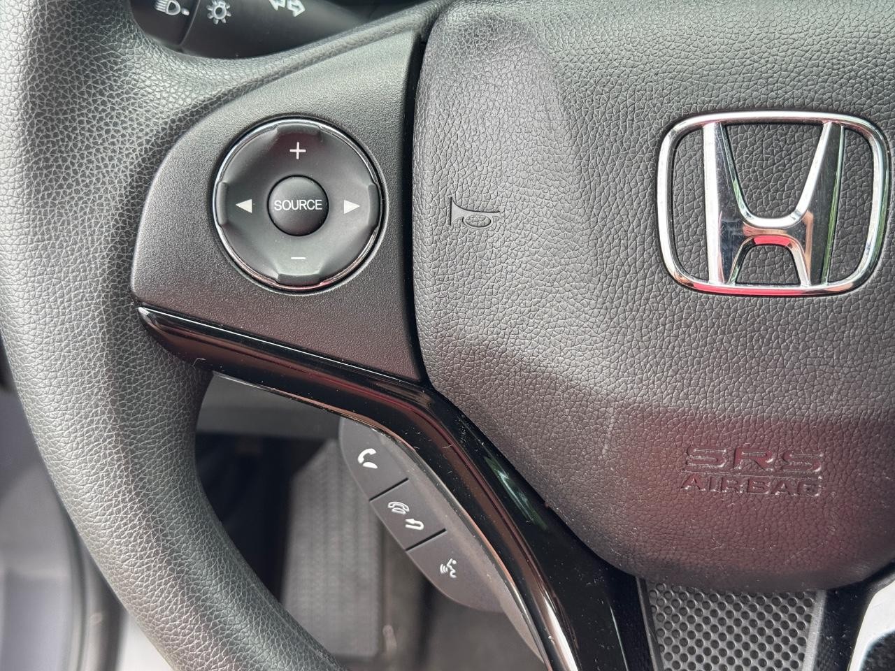 Honda HR-V Vehicle Full-screen Gallery Image 20