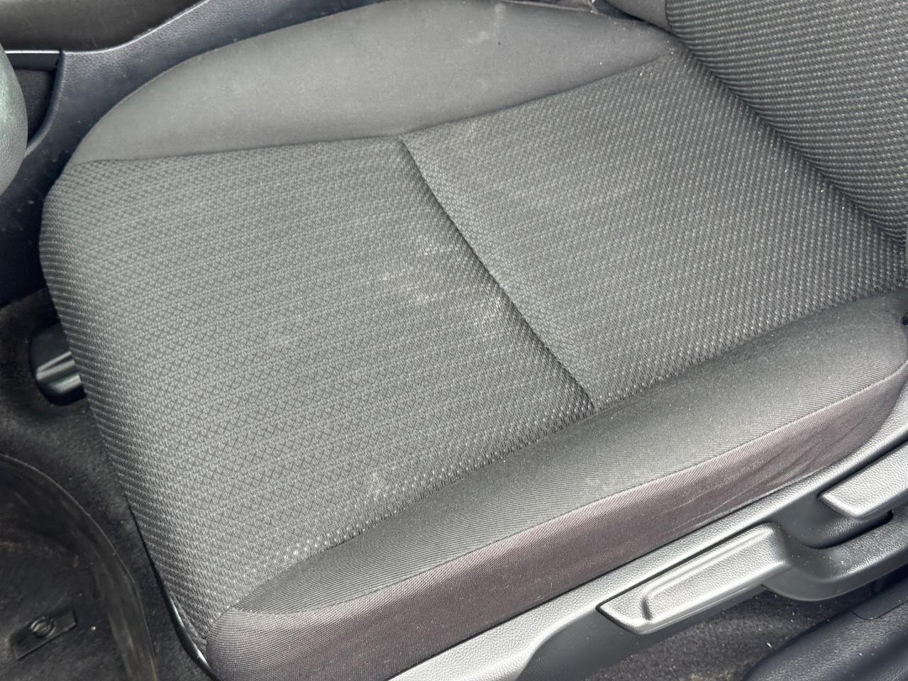 Honda HR-V Vehicle Full-screen Gallery Image 25