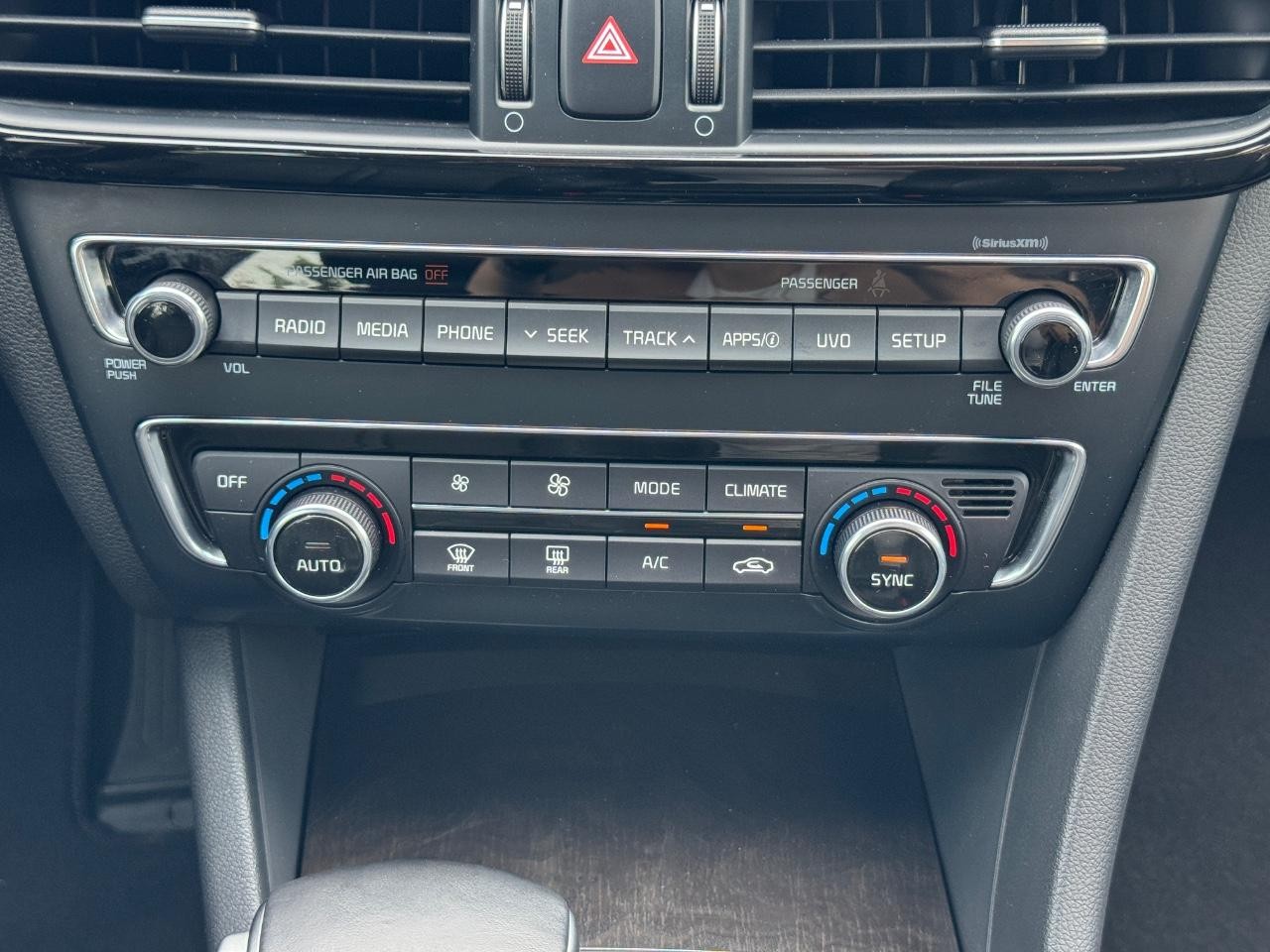 Kia Optima Vehicle Full-screen Gallery Image 15