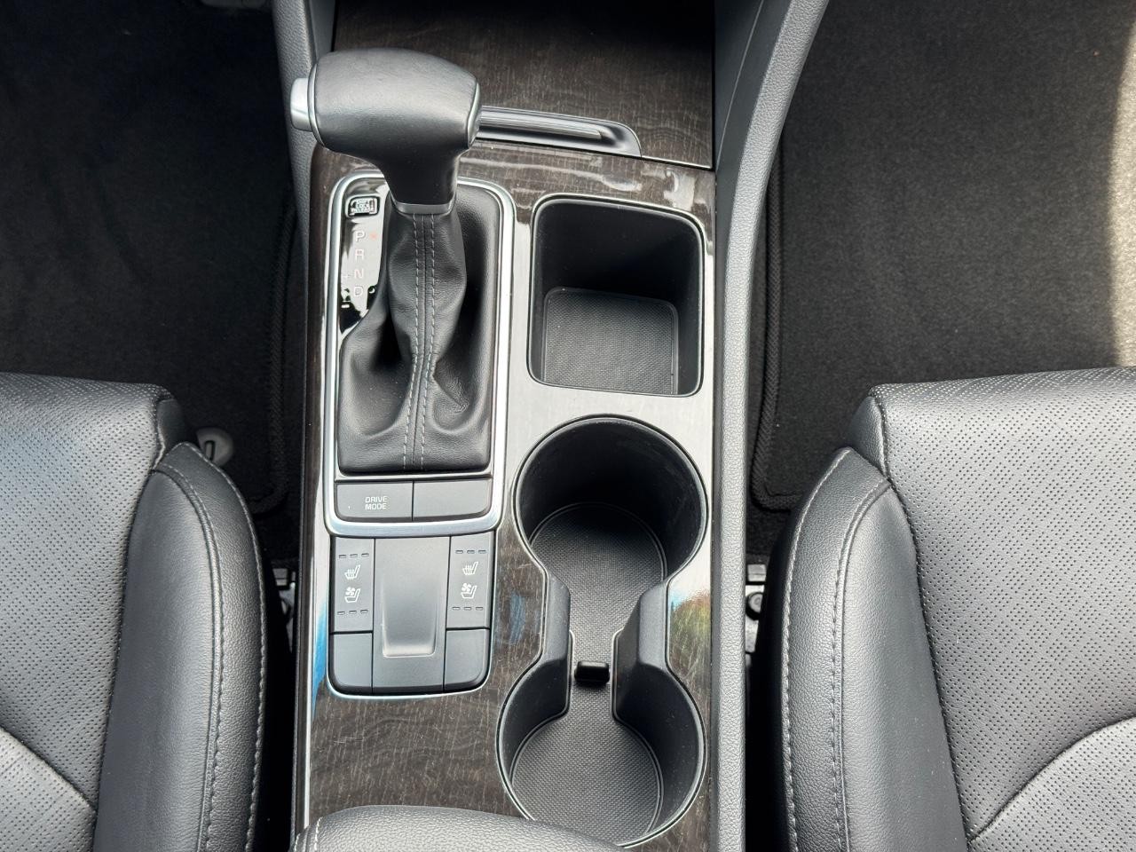 Kia Optima Vehicle Full-screen Gallery Image 16