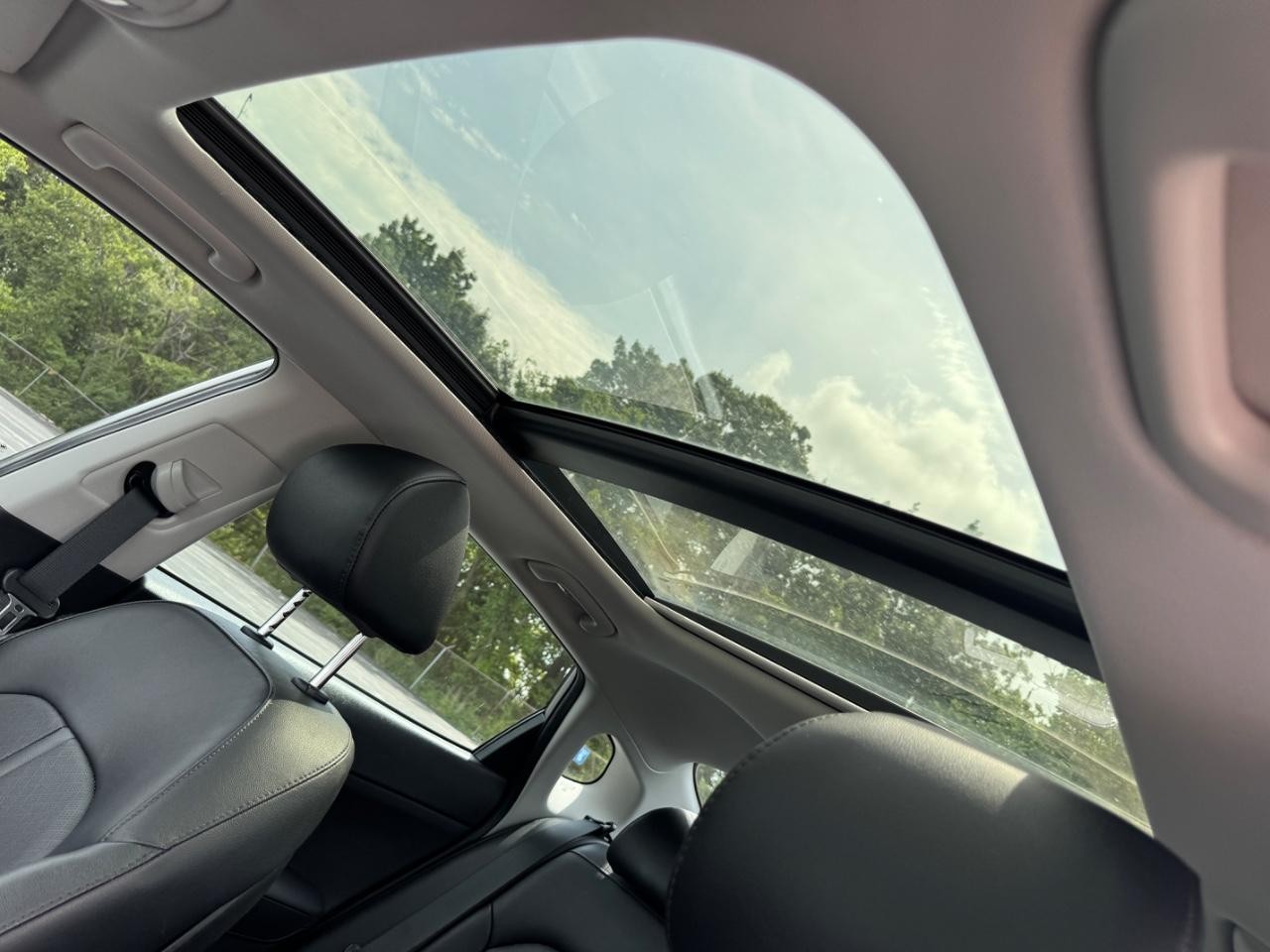 Kia Optima Vehicle Full-screen Gallery Image 20