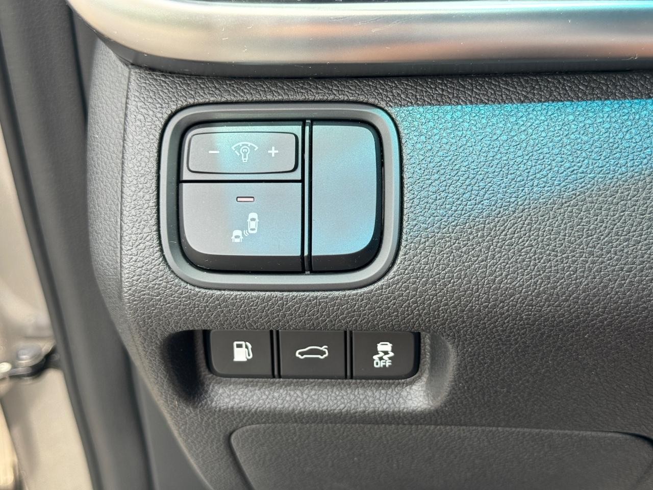 Kia Optima Vehicle Full-screen Gallery Image 24