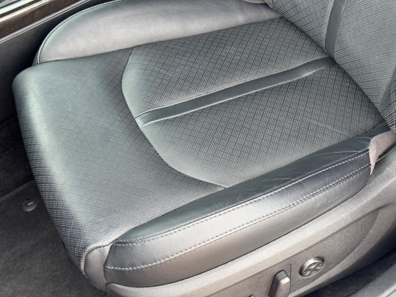 Kia Optima Vehicle Full-screen Gallery Image 27