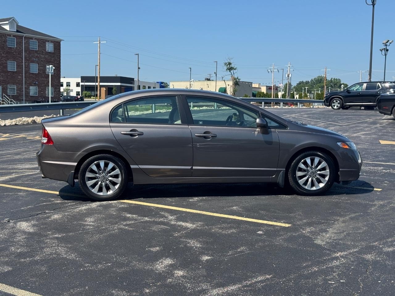 Honda Civic Sedan Vehicle Full-screen Gallery Image 03