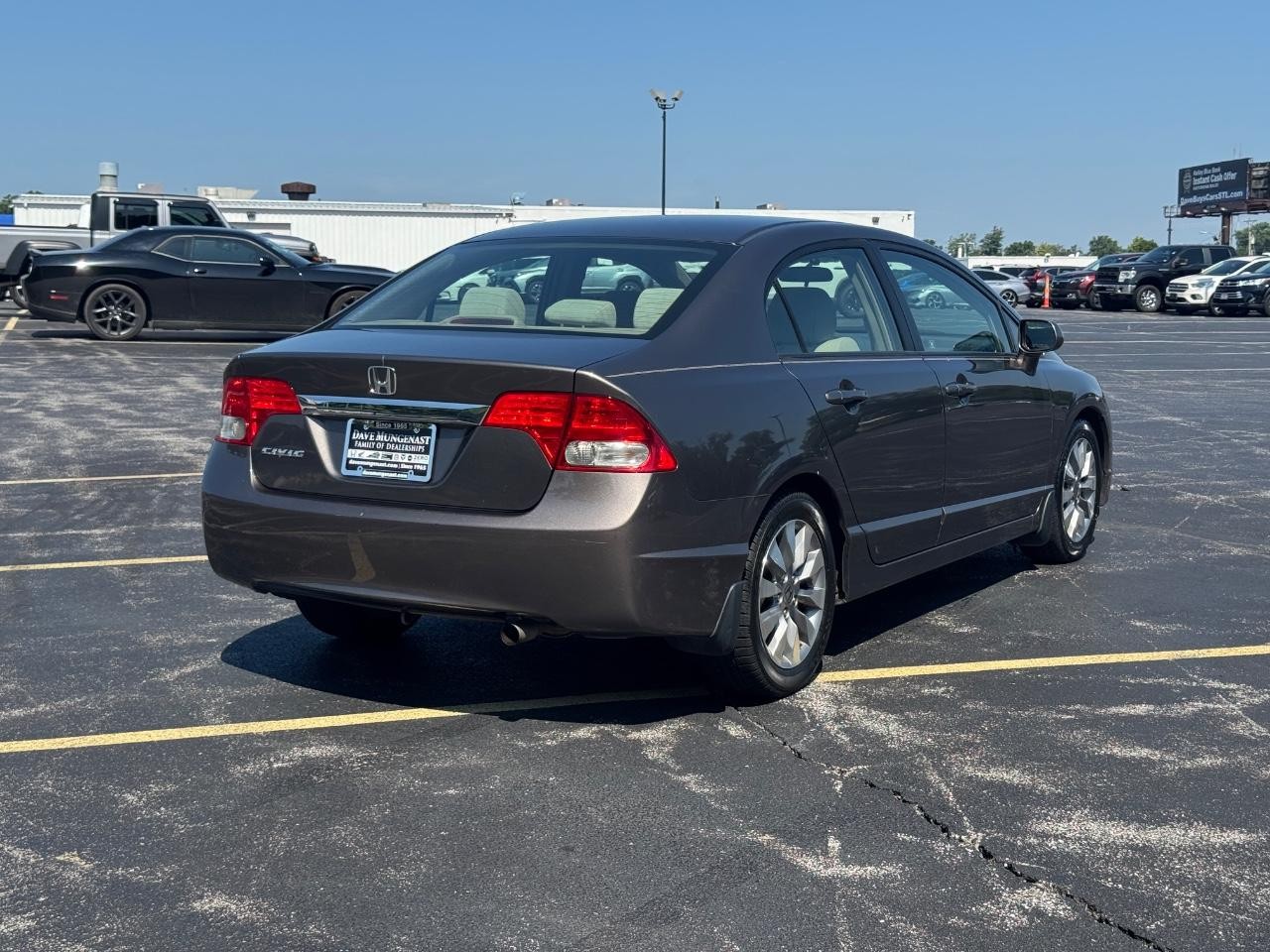 Honda Civic Sedan Vehicle Full-screen Gallery Image 04