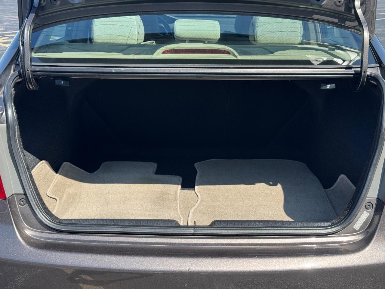 Honda Civic Sedan Vehicle Full-screen Gallery Image 05