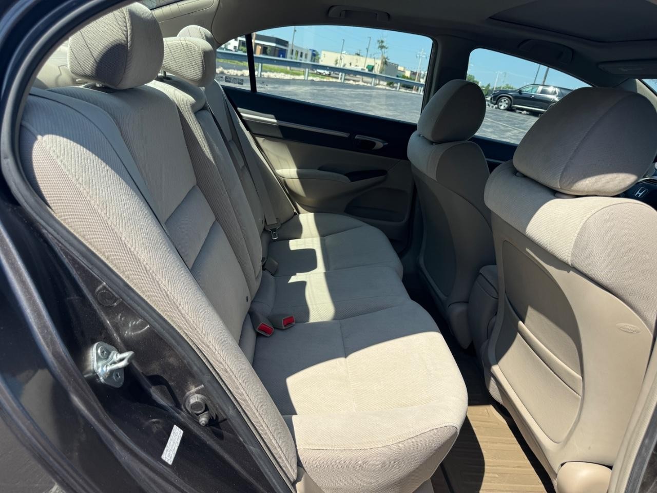 Honda Civic Sedan Vehicle Full-screen Gallery Image 11