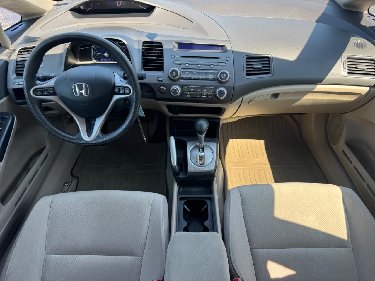 Honda Civic Sedan Vehicle Full-screen Gallery Image 12
