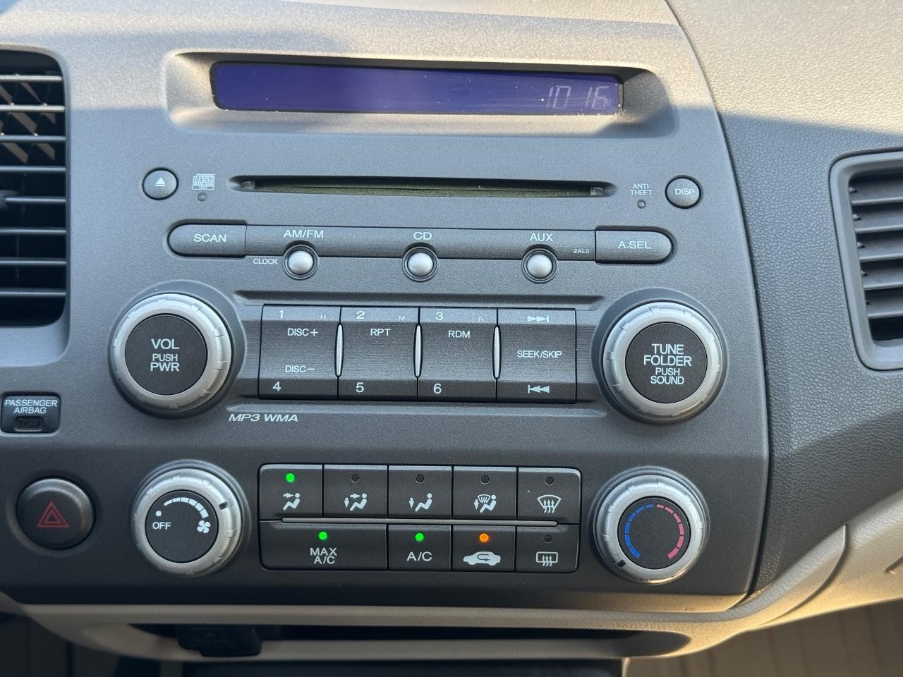 Honda Civic Sedan Vehicle Full-screen Gallery Image 14