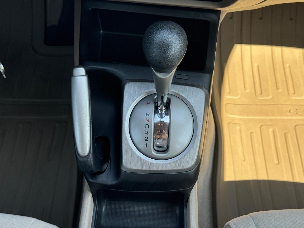 Honda Civic Sedan Vehicle Full-screen Gallery Image 15