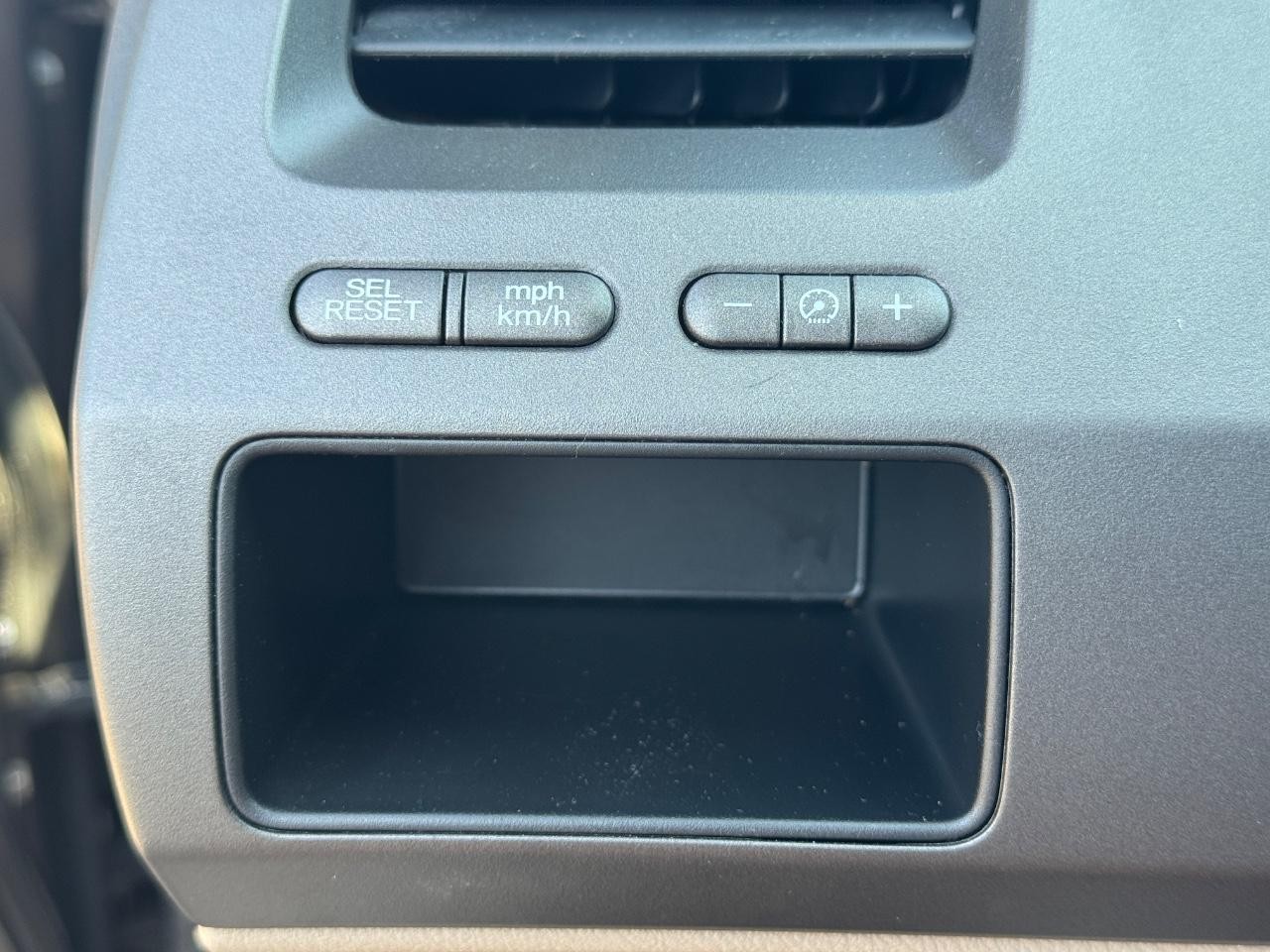 Honda Civic Sedan Vehicle Full-screen Gallery Image 22