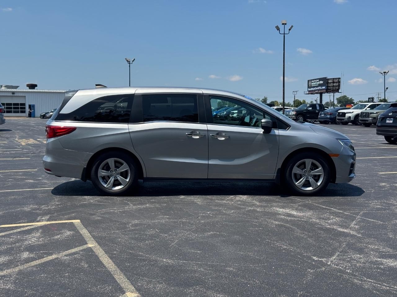 Honda Odyssey Vehicle Full-screen Gallery Image 03