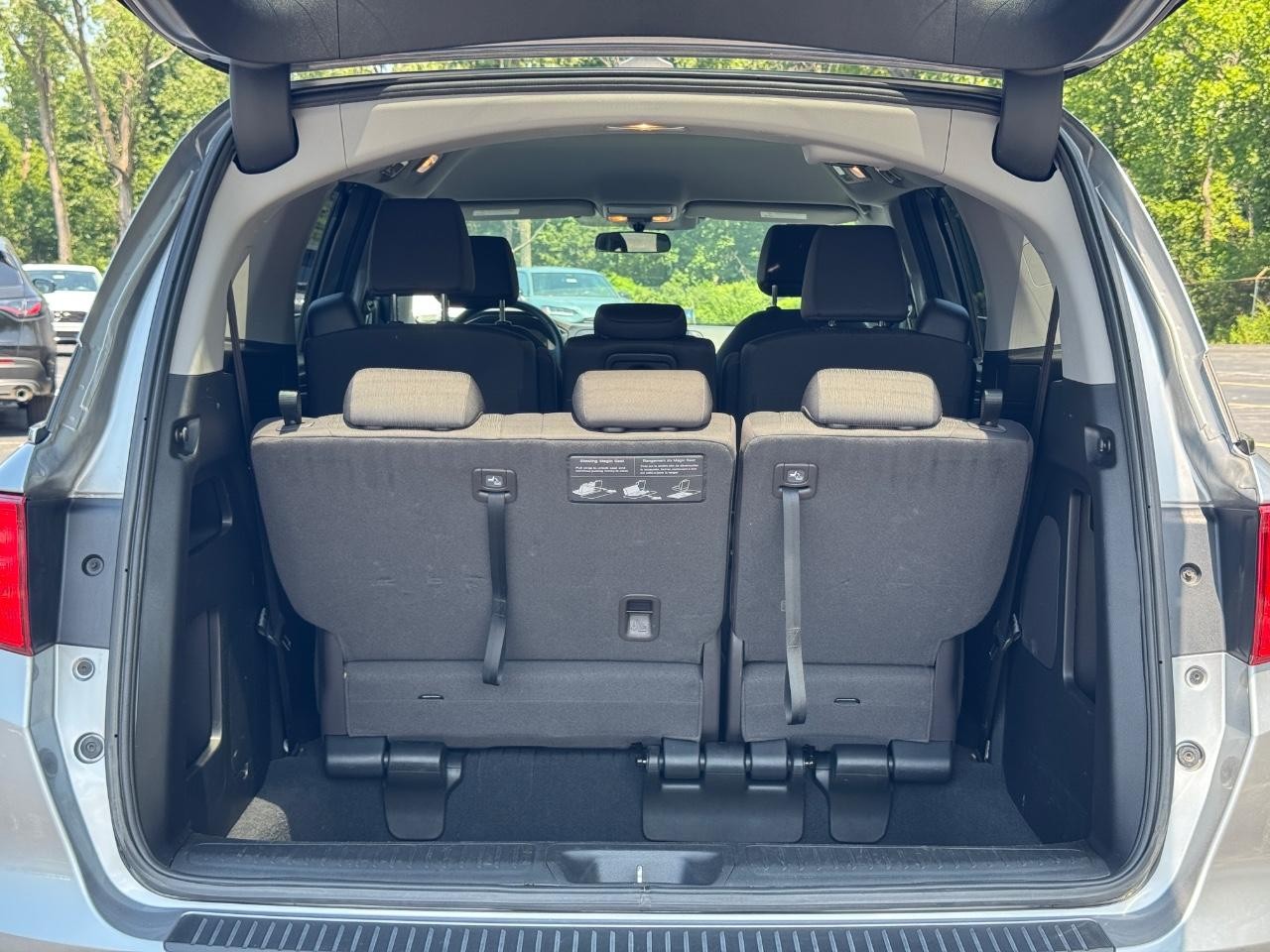 Honda Odyssey Vehicle Full-screen Gallery Image 05