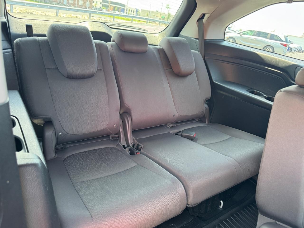 Honda Odyssey Vehicle Full-screen Gallery Image 12