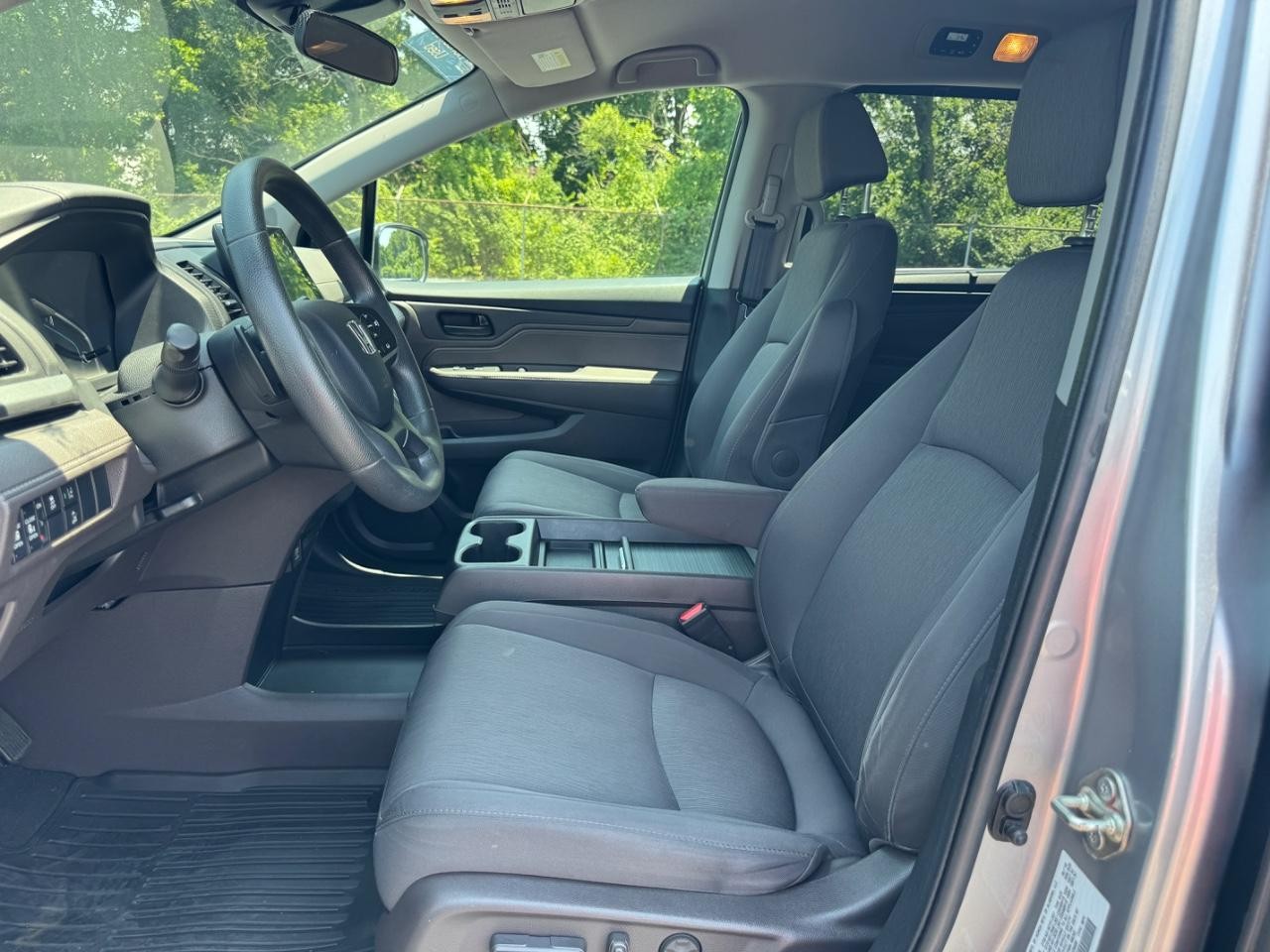 Honda Odyssey Vehicle Full-screen Gallery Image 18