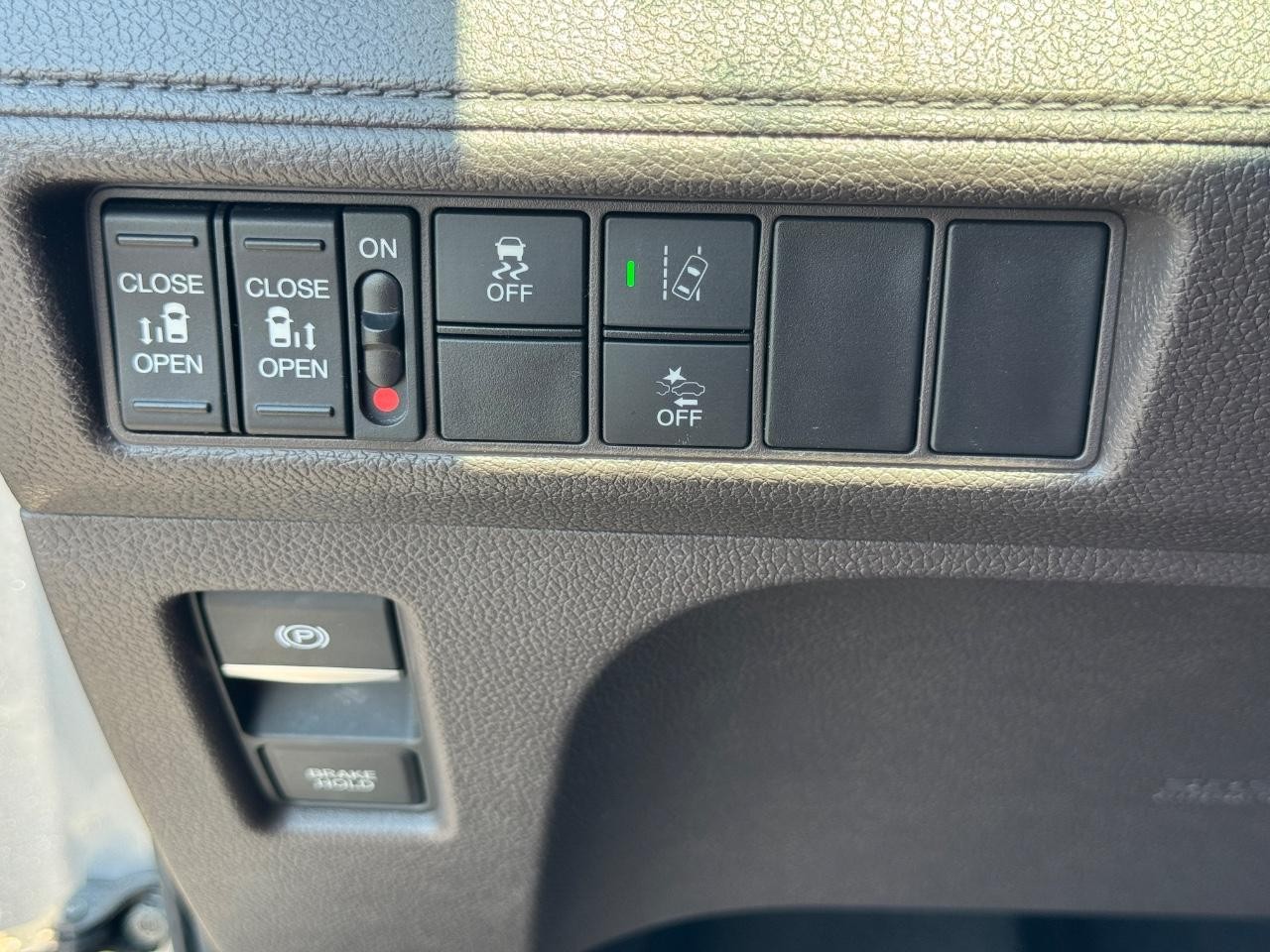 Honda Odyssey Vehicle Full-screen Gallery Image 22