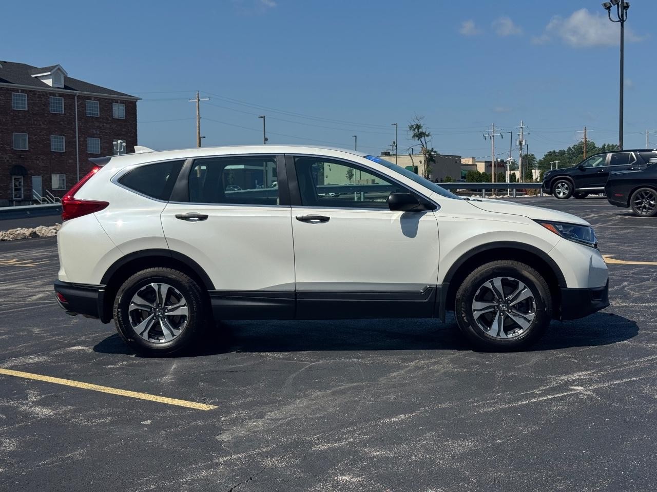 Honda CR-V Vehicle Full-screen Gallery Image 03