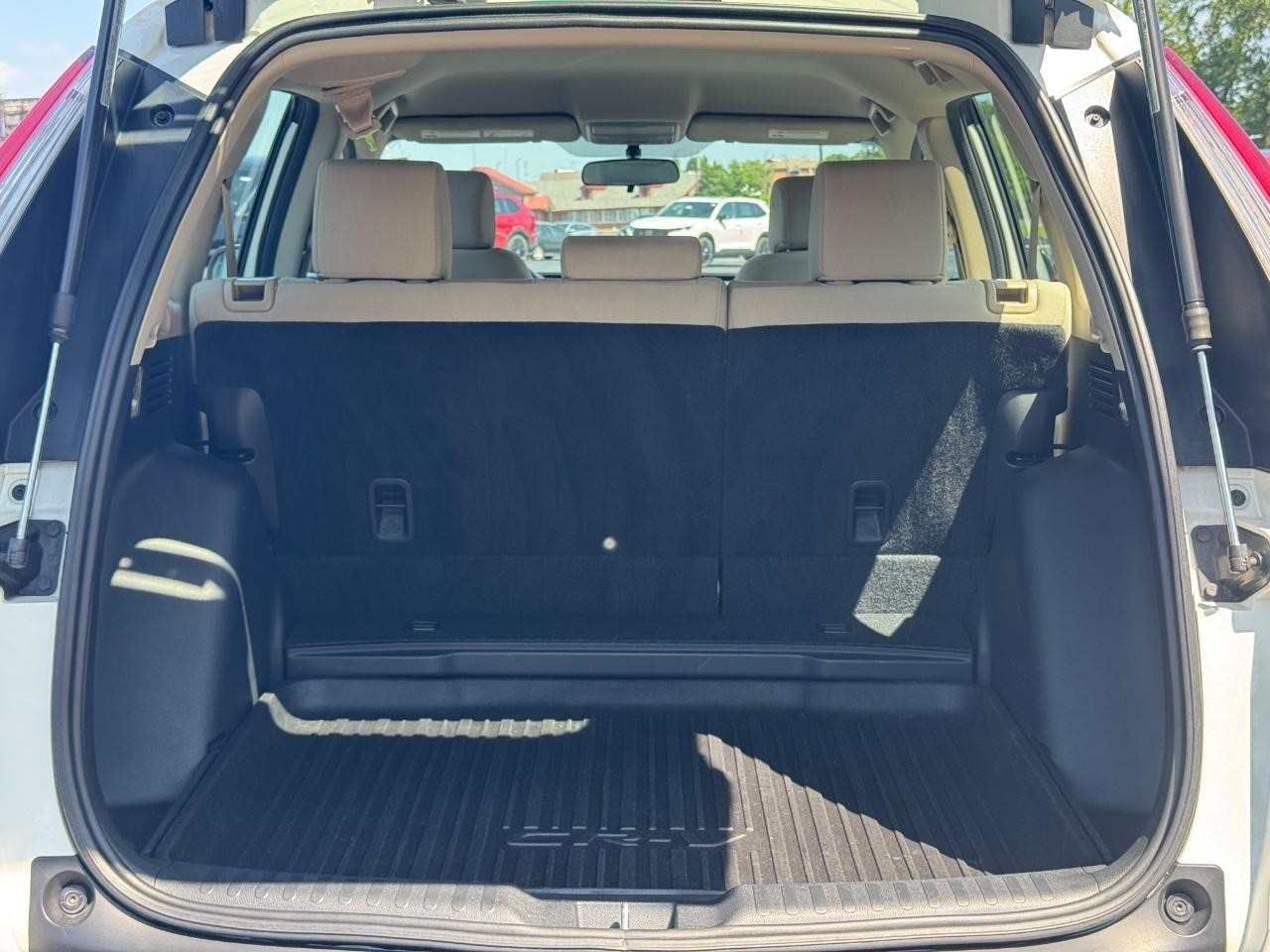 Honda CR-V Vehicle Full-screen Gallery Image 05
