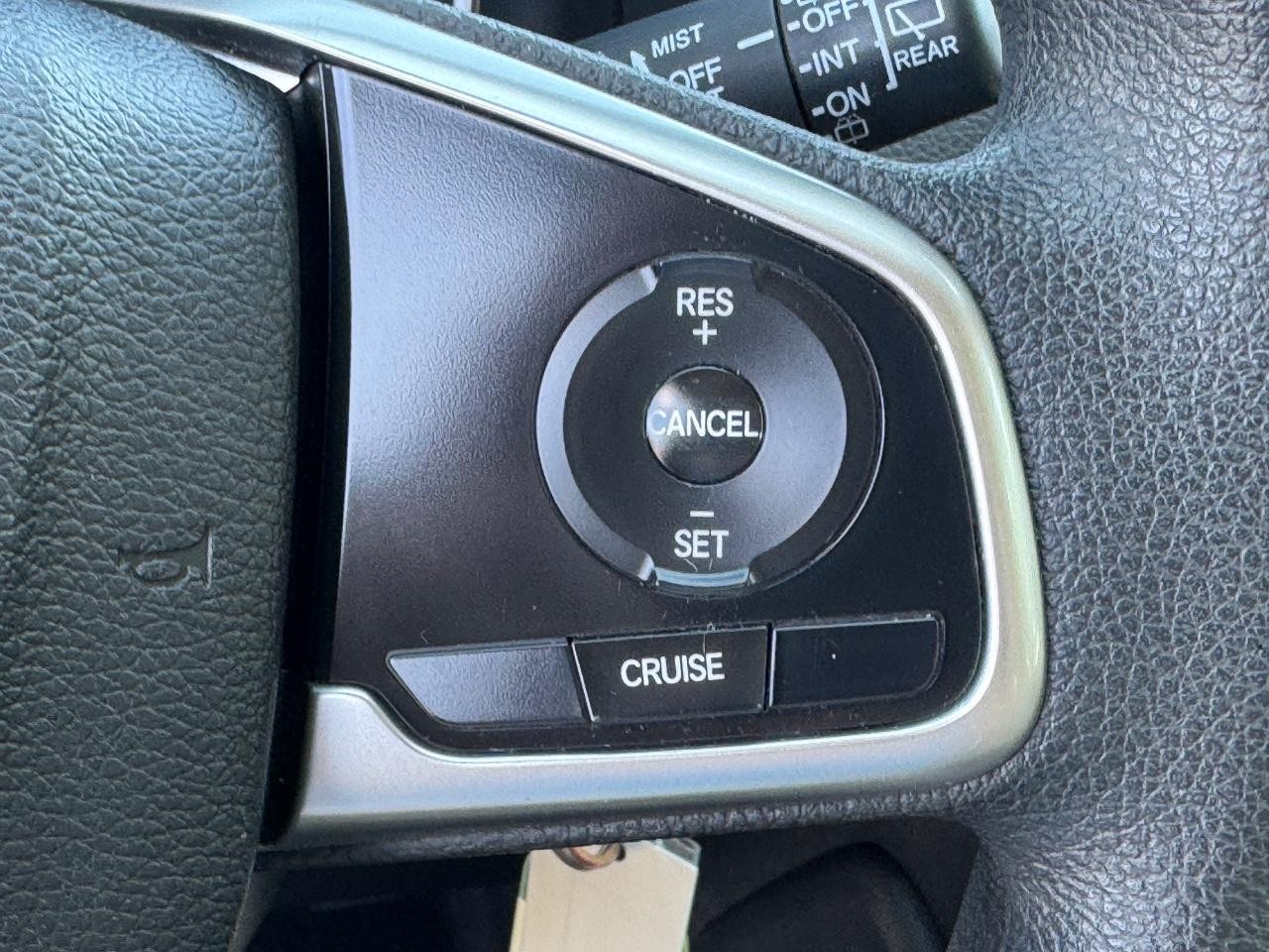 Honda CR-V Vehicle Full-screen Gallery Image 21
