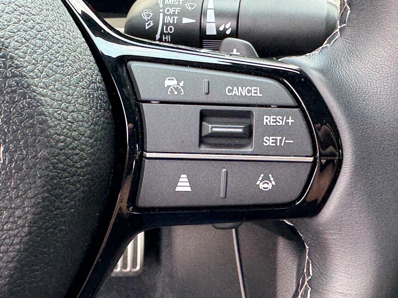Honda Civic Sedan Hybrid Vehicle Full-screen Gallery Image 22
