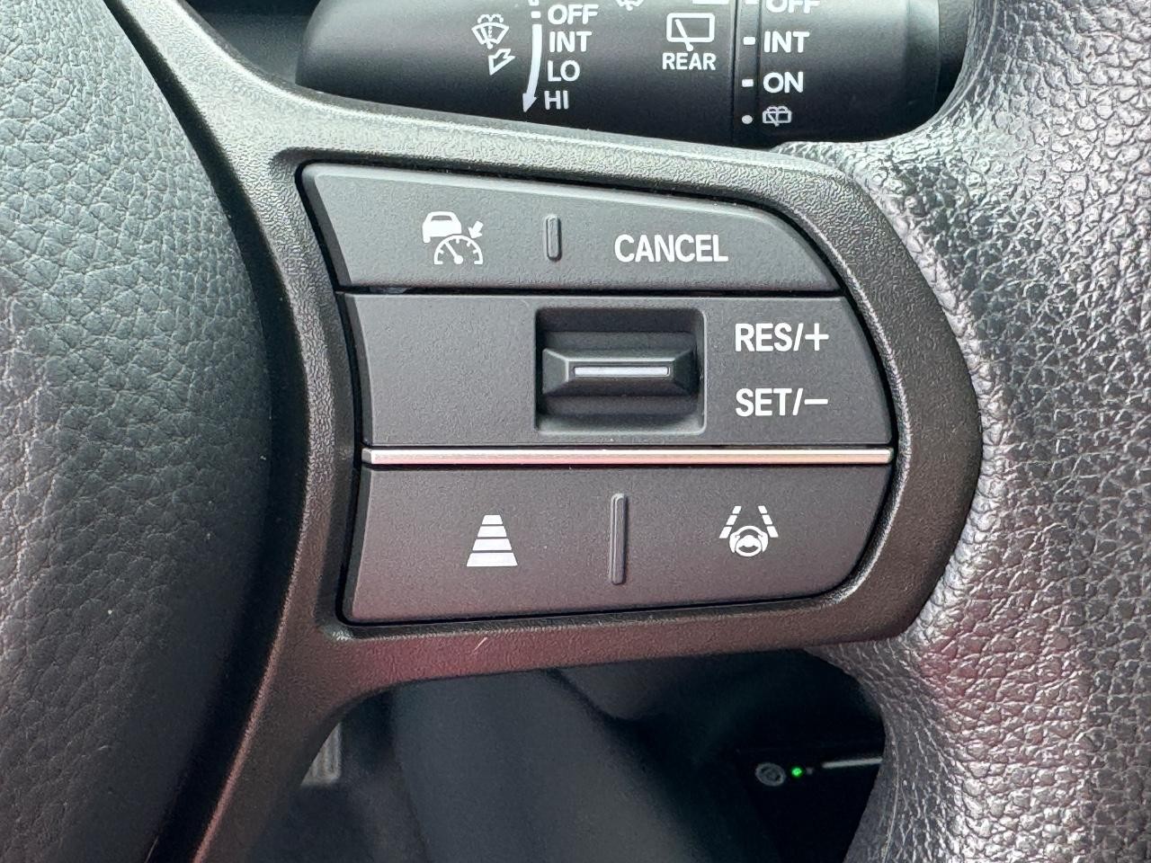 Honda HR-V Vehicle Full-screen Gallery Image 21