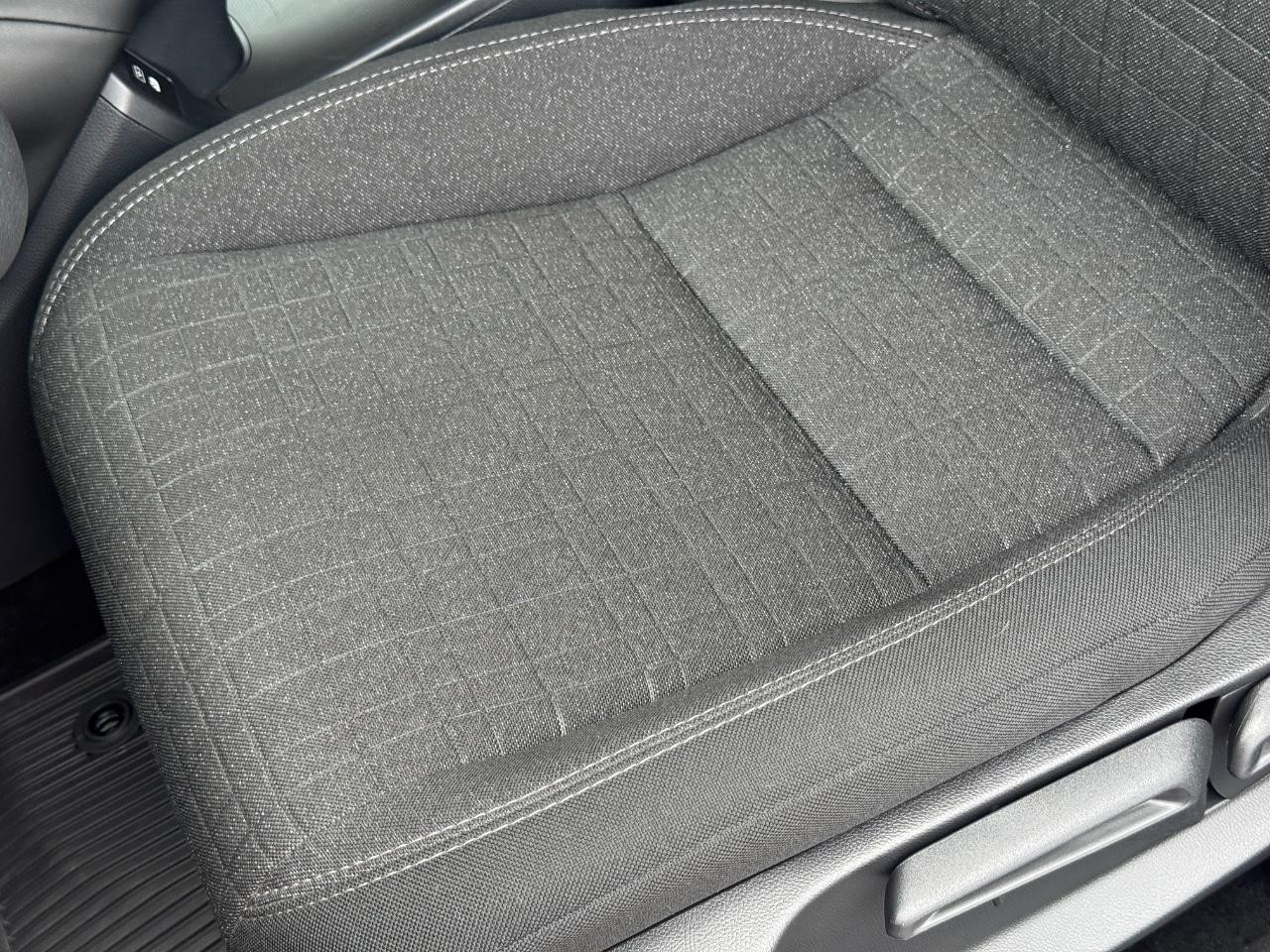 Honda HR-V Vehicle Full-screen Gallery Image 25