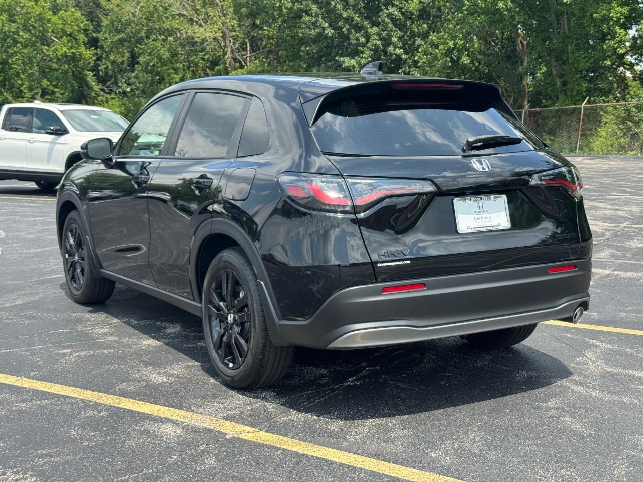 Honda HR-V Vehicle Full-screen Gallery Image 07