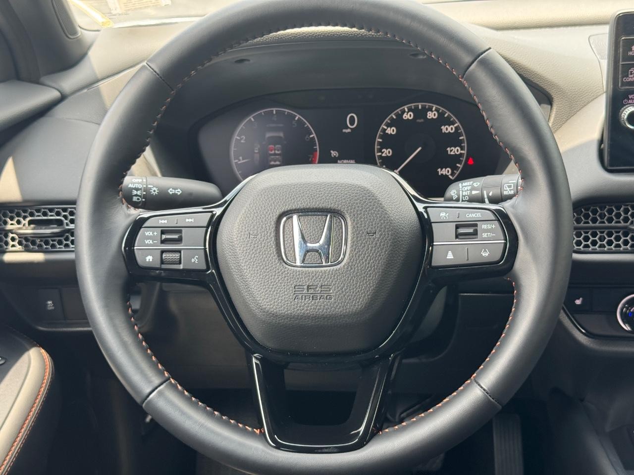 Honda HR-V Vehicle Full-screen Gallery Image 13