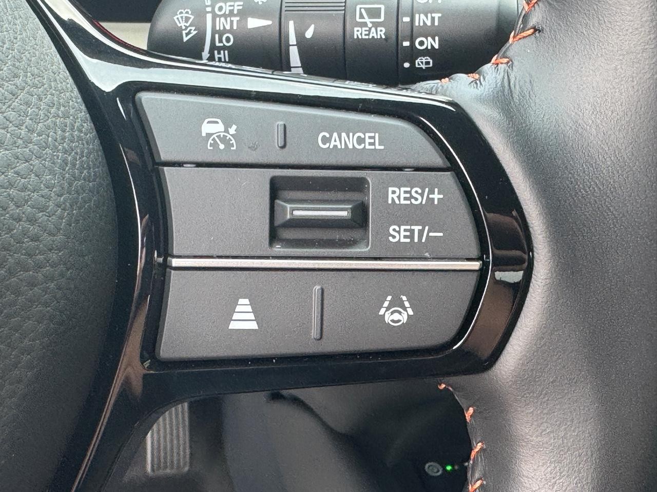 Honda HR-V Vehicle Full-screen Gallery Image 21