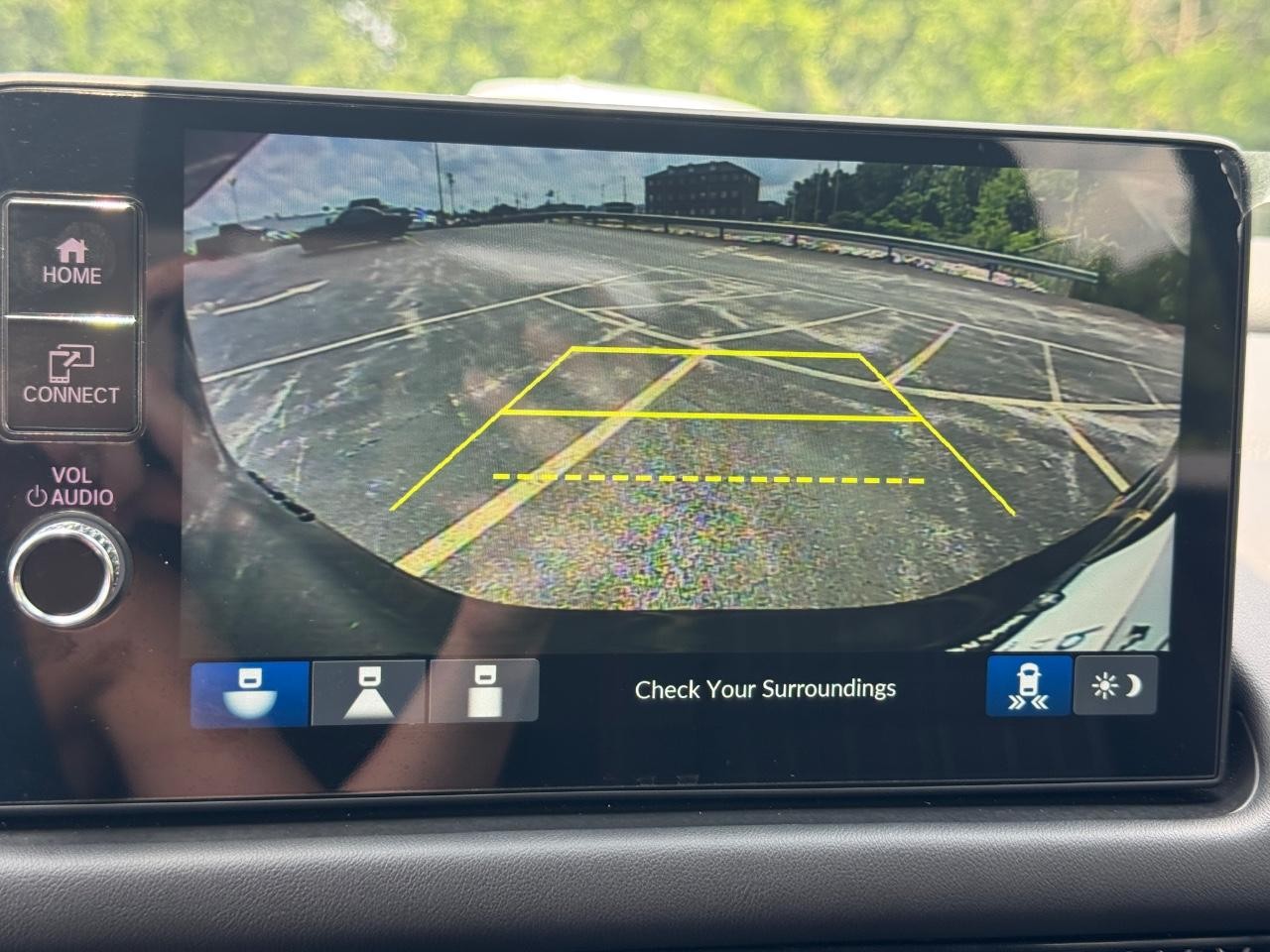 Honda HR-V Vehicle Full-screen Gallery Image 23