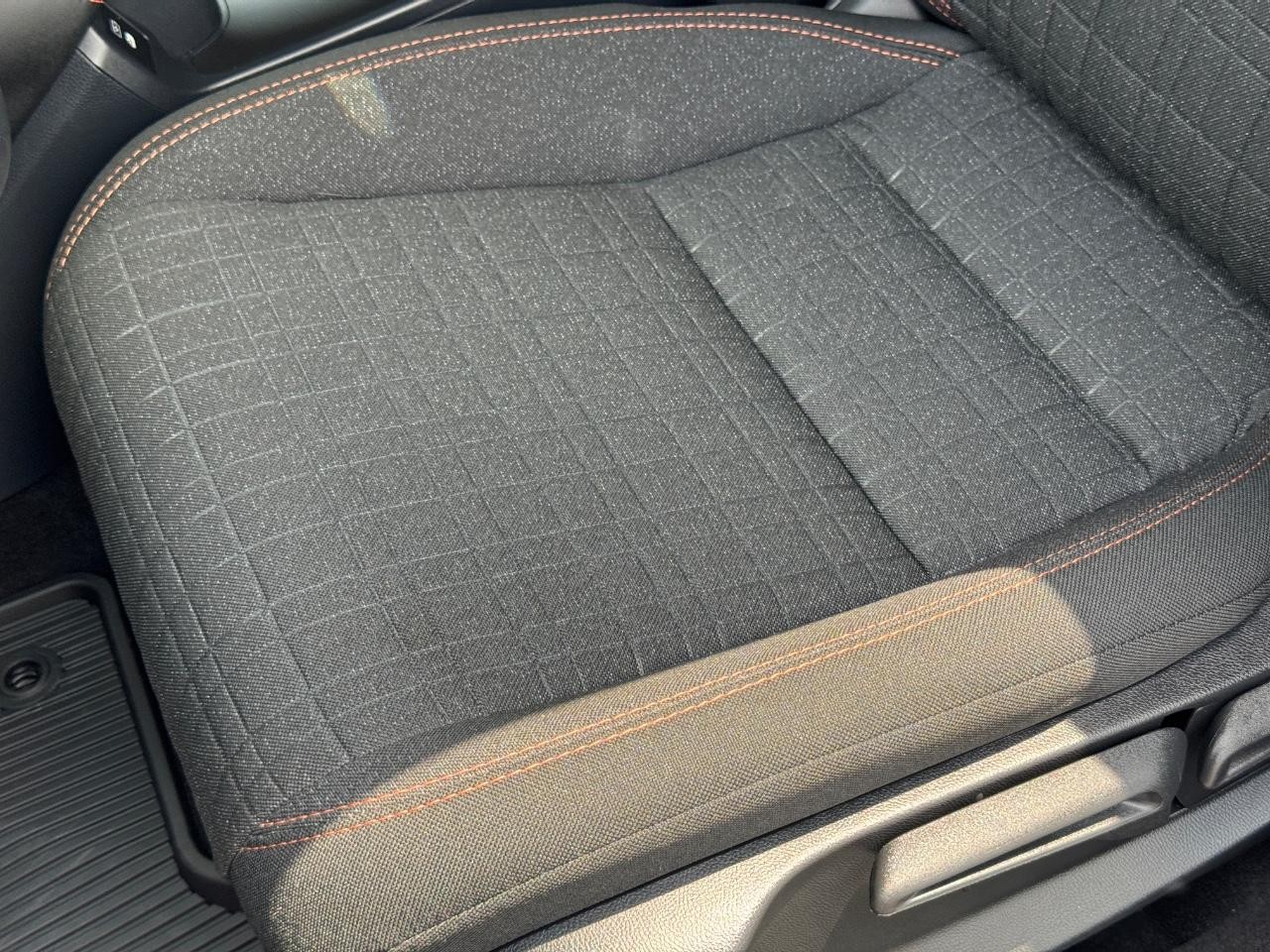 Honda HR-V Vehicle Full-screen Gallery Image 25