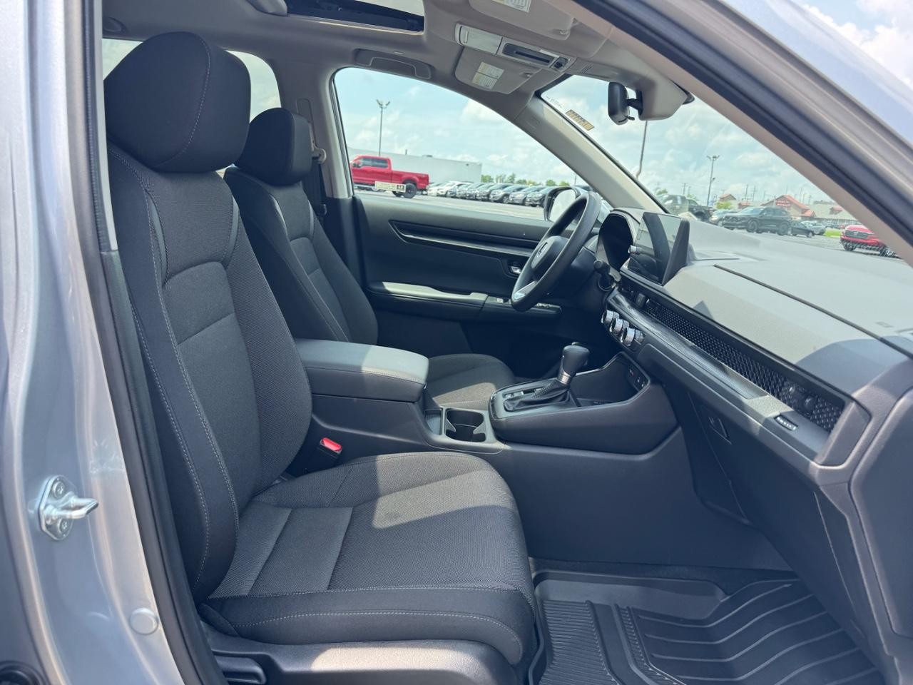Honda CR-V Vehicle Full-screen Gallery Image 18