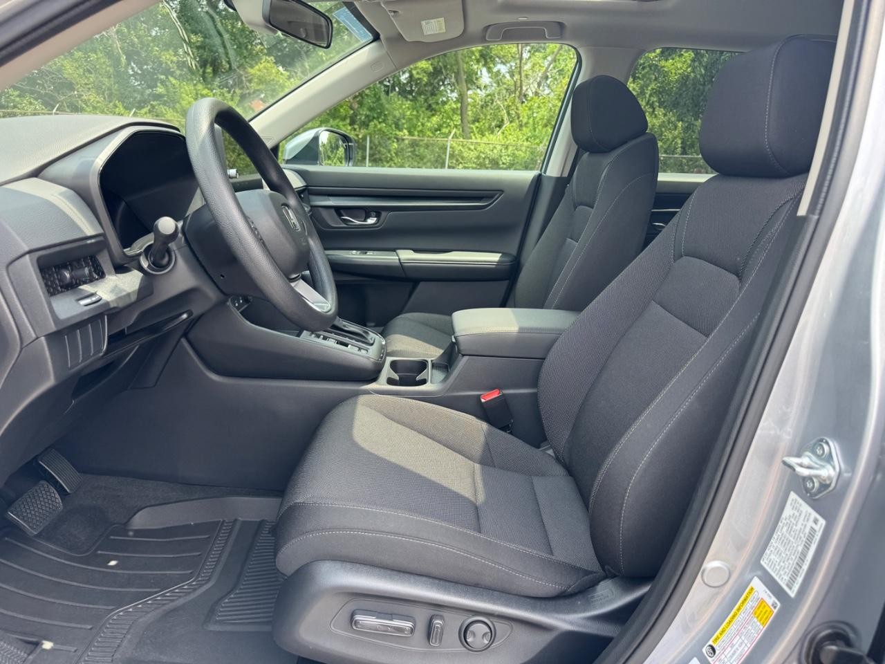 Honda CR-V Vehicle Full-screen Gallery Image 19