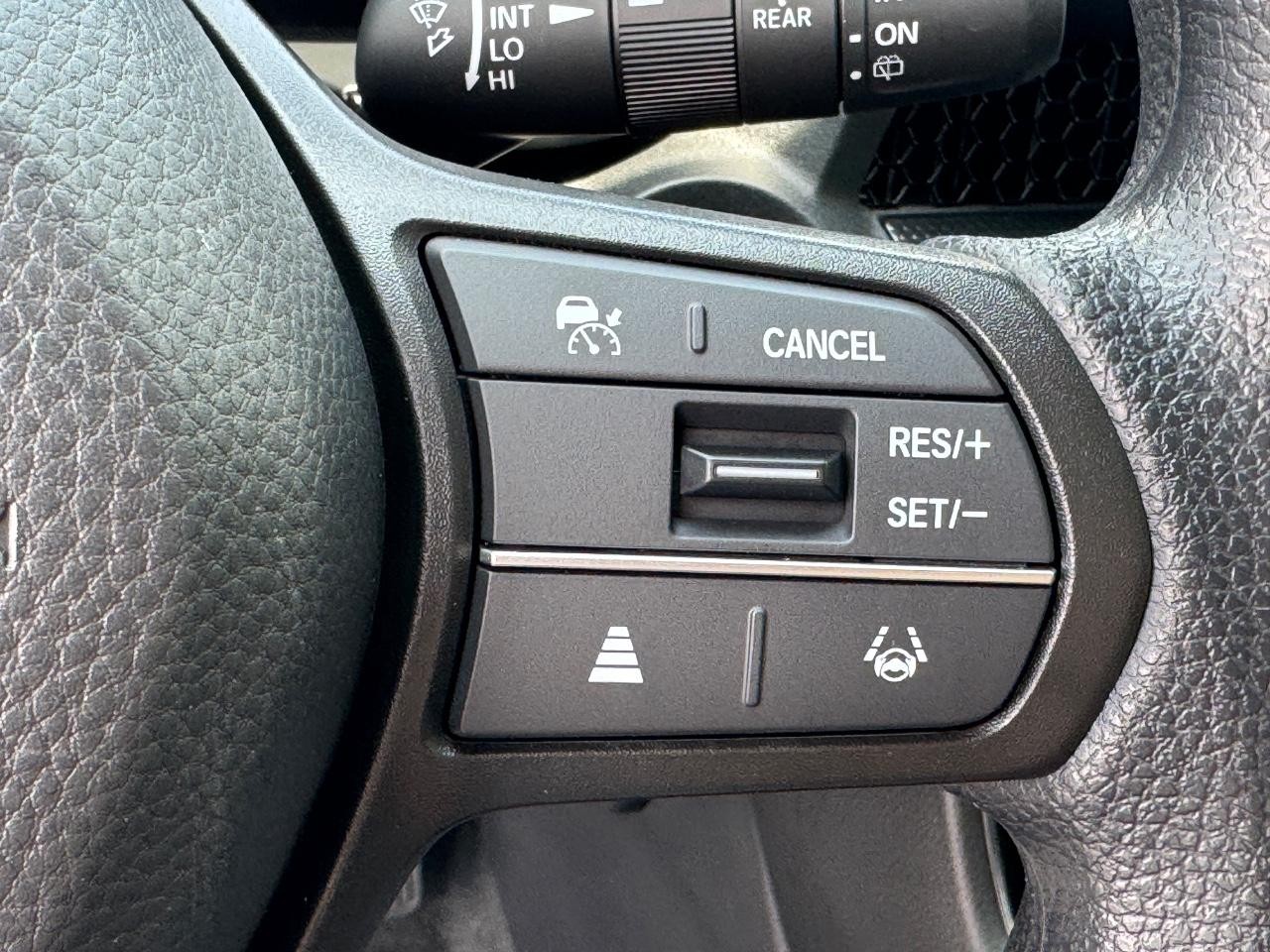 Honda CR-V Vehicle Full-screen Gallery Image 23