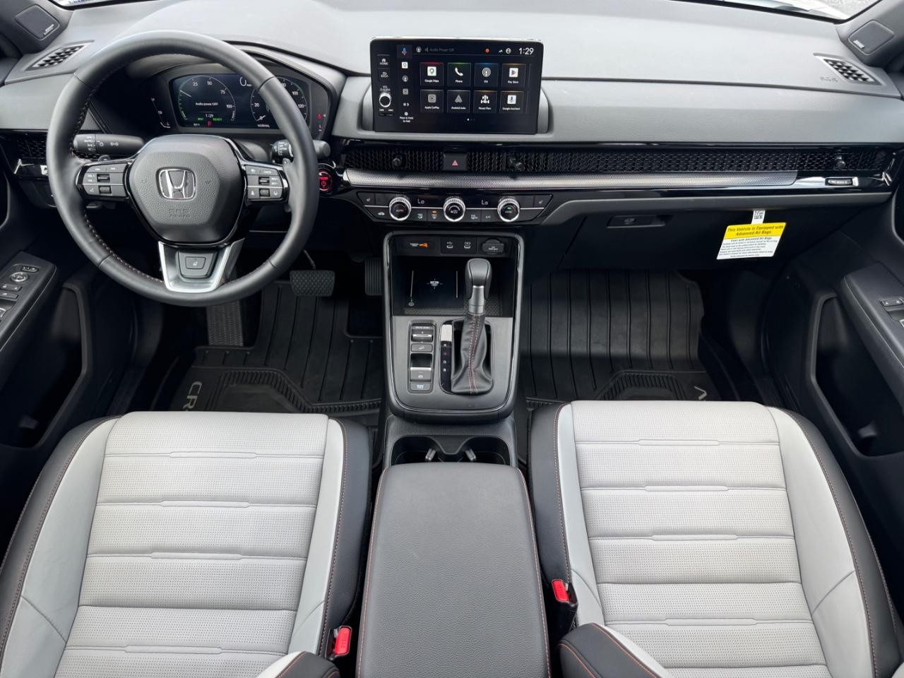 Honda CR-V Hybrid Vehicle Full-screen Gallery Image 12