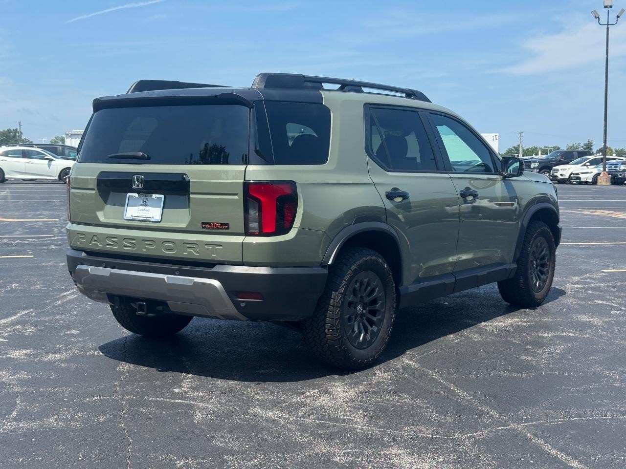 Honda Passport Vehicle Full-screen Gallery Image 04