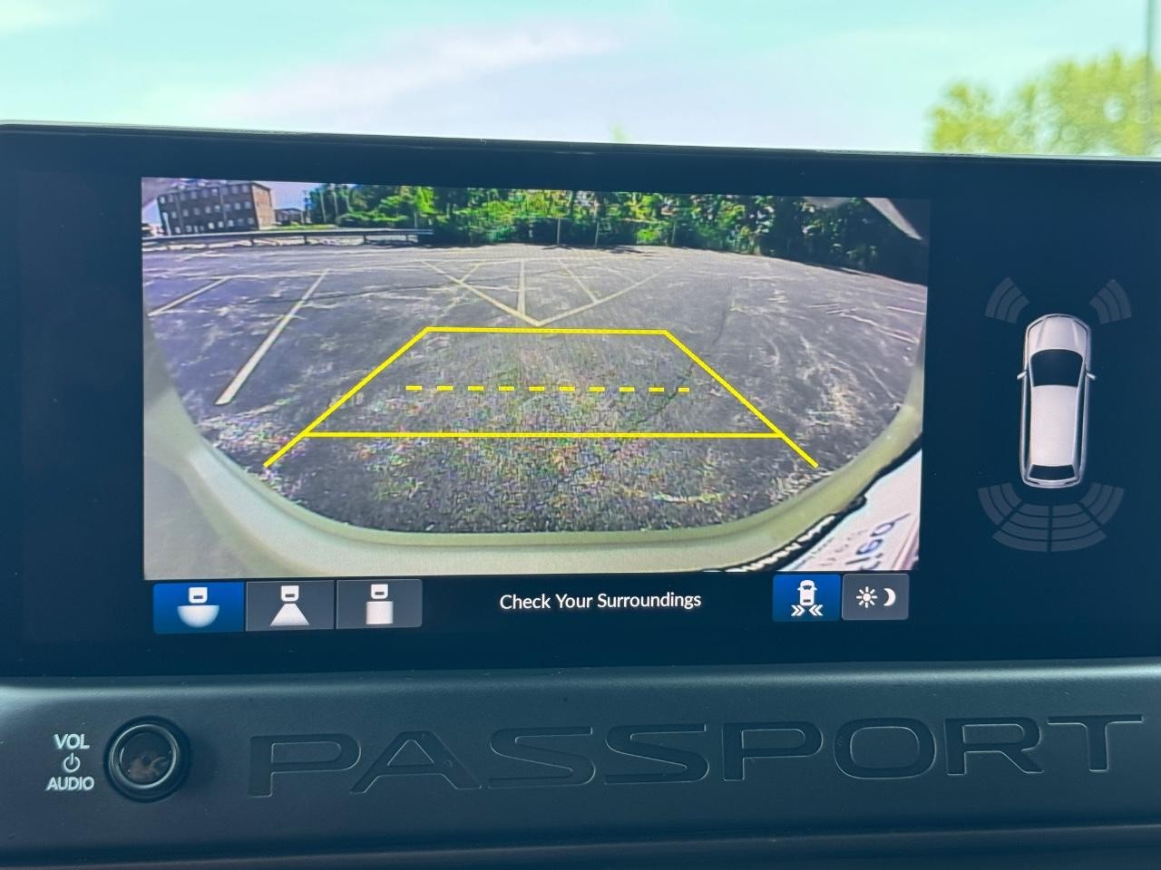Honda Passport Vehicle Full-screen Gallery Image 25
