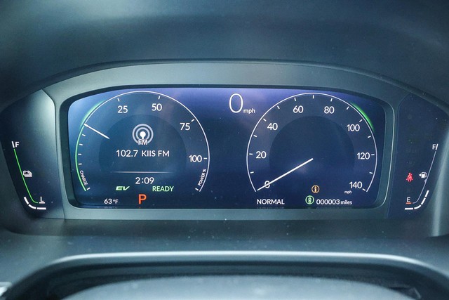 Honda CR-V Hybrid Vehicle Full-screen Gallery Image 12
